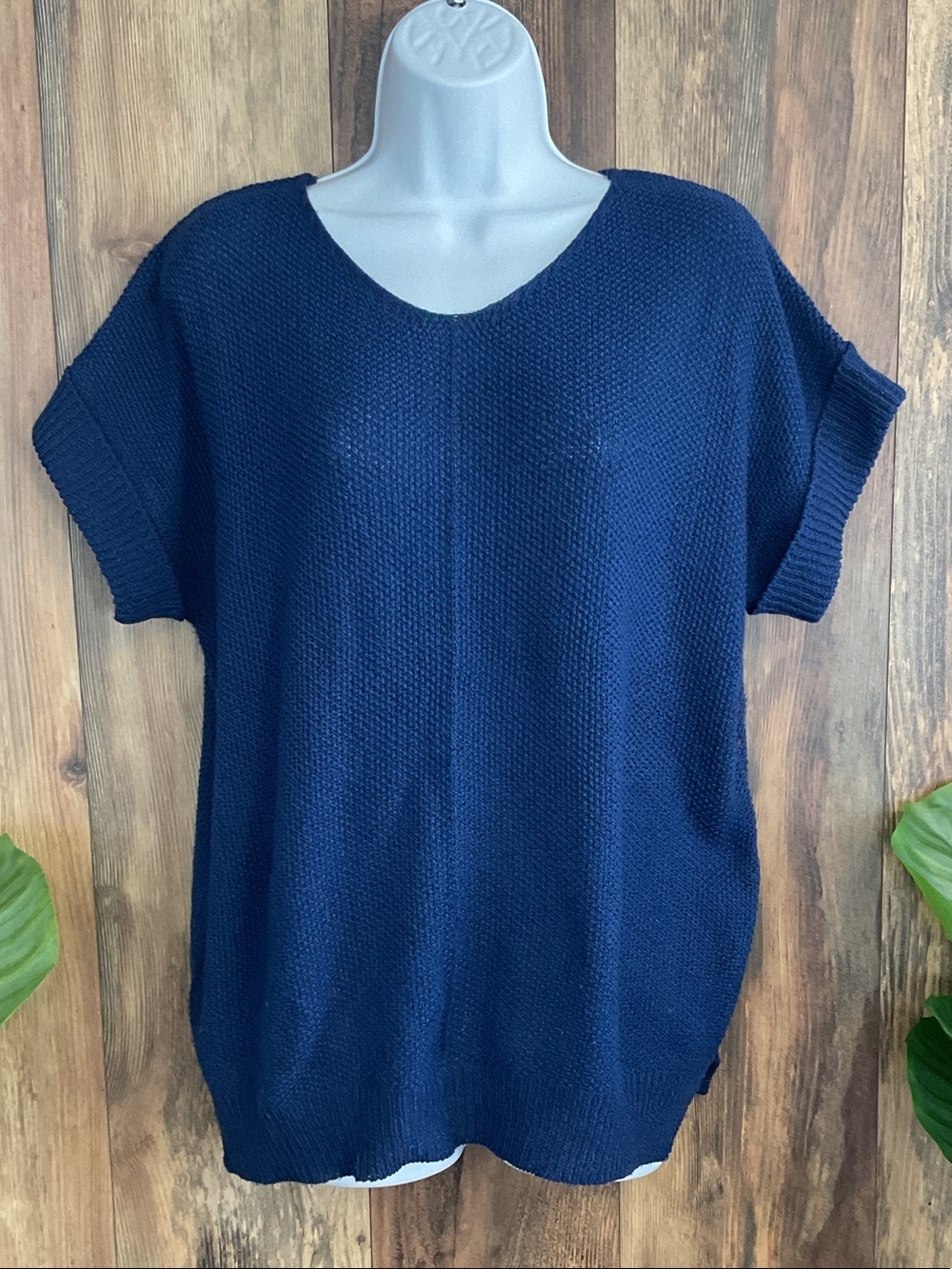 Zenana Outfitters Navy Short-Sleeve Knit V Neck Sweater C245
